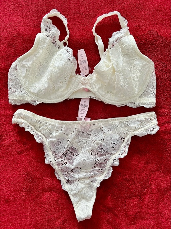 Victoria's Secret Other - Victoria’s Secret White Lace Bra & Thong Set 38C L NWT Floral
